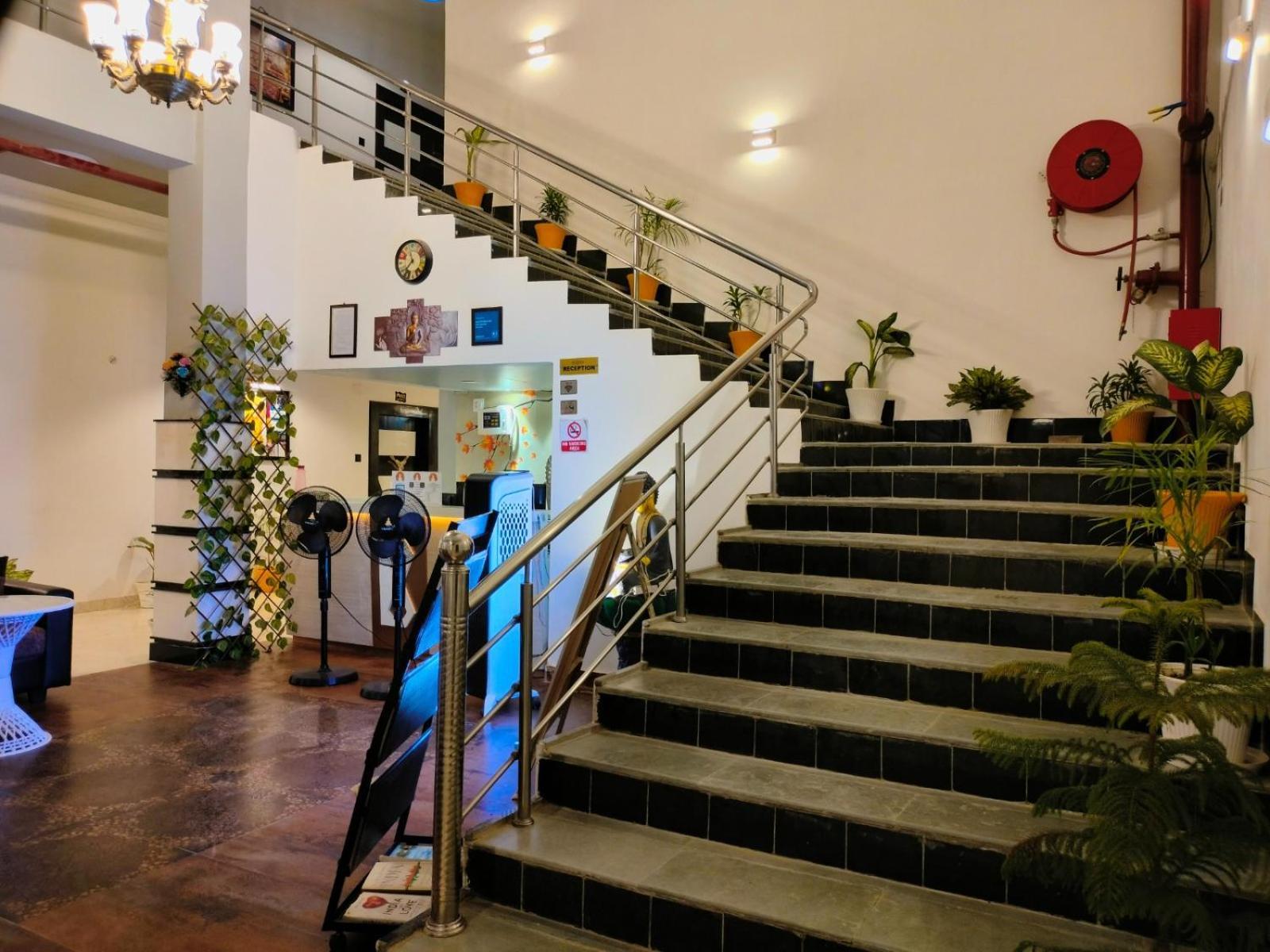 Hotel Buddha Park, Paharia, Varanasi Exterior photo