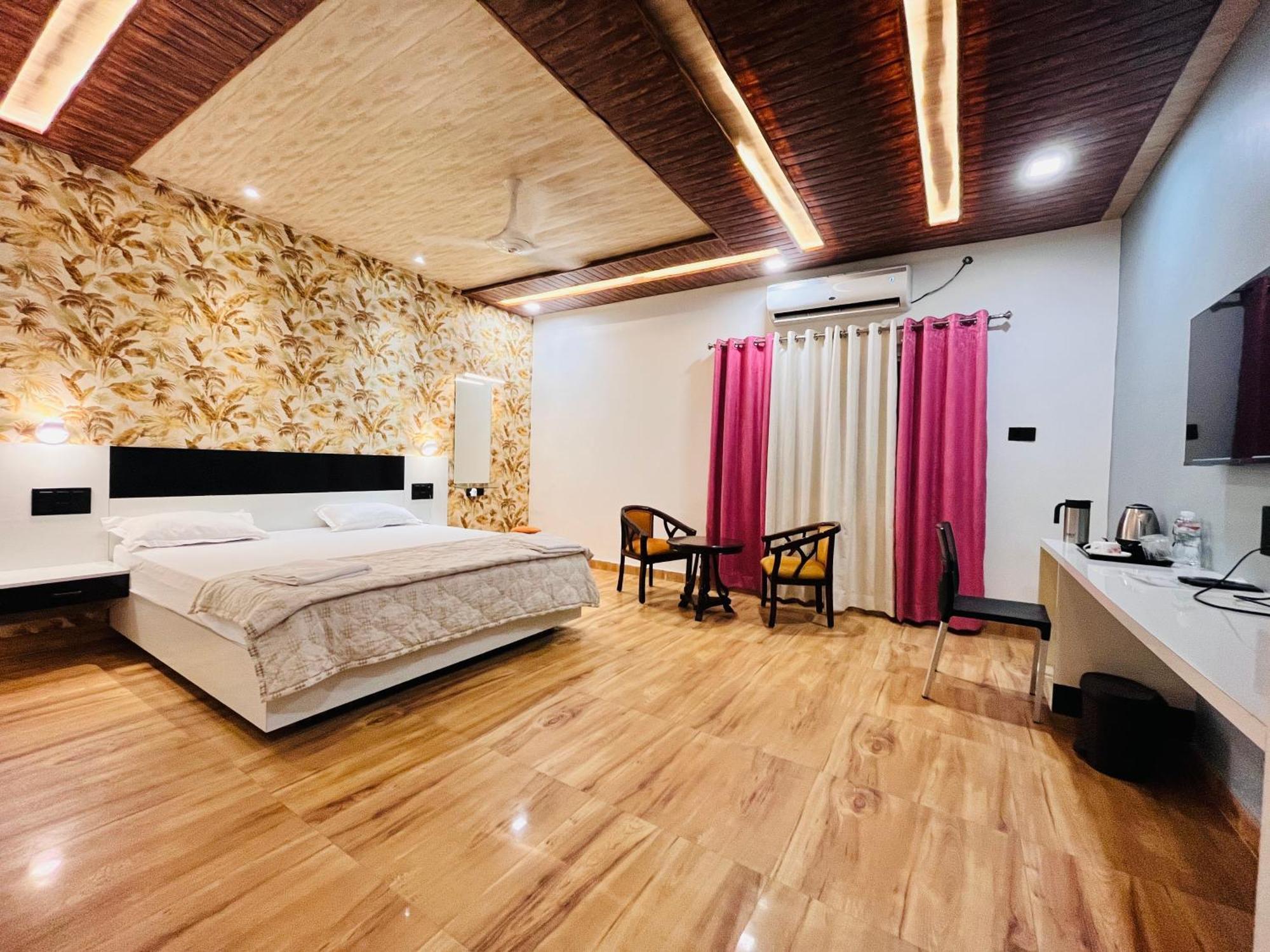 Hotel Buddha Park, Paharia, Varanasi Exterior photo